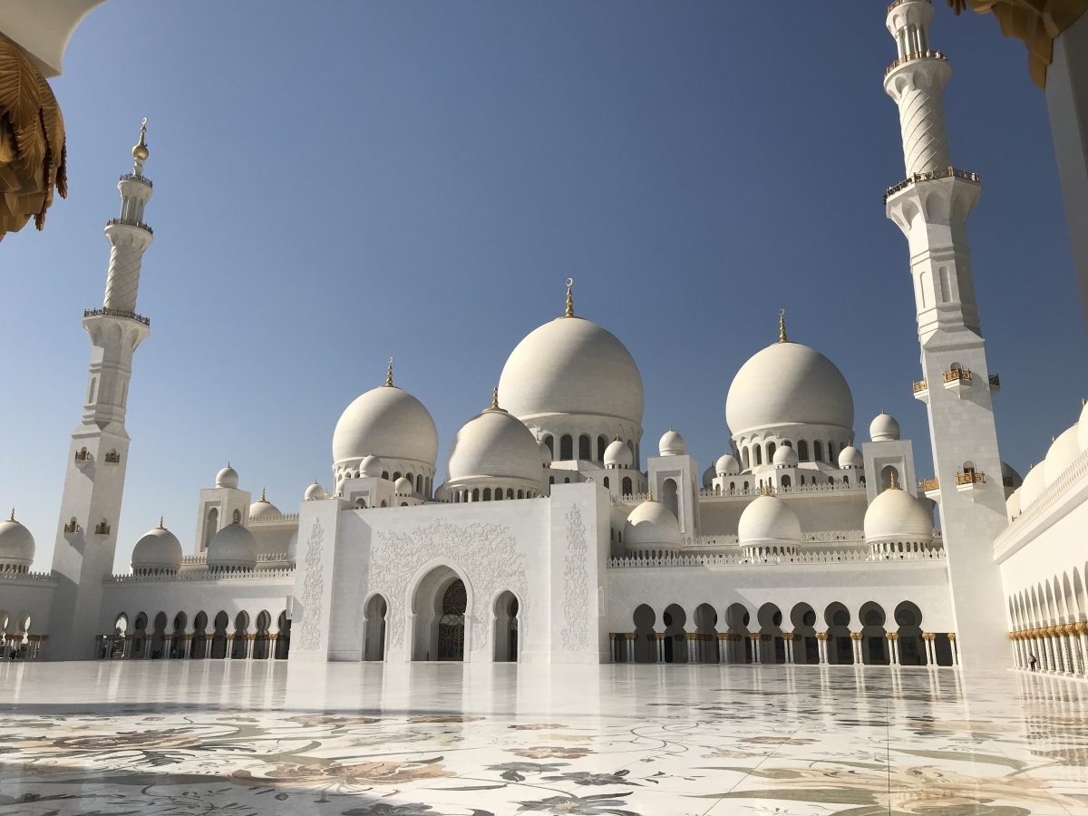 Large Mosque in Abu Dhabi
