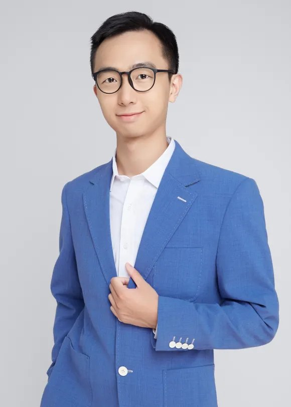 Haolin Wu smiling in a professional headshot photo.