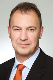 Headshot of Günter Stahl